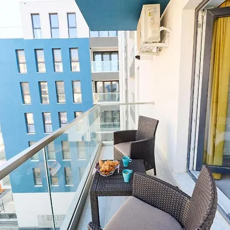 Apartment Flow In Nord10 By Alezzi - Pool N Playground